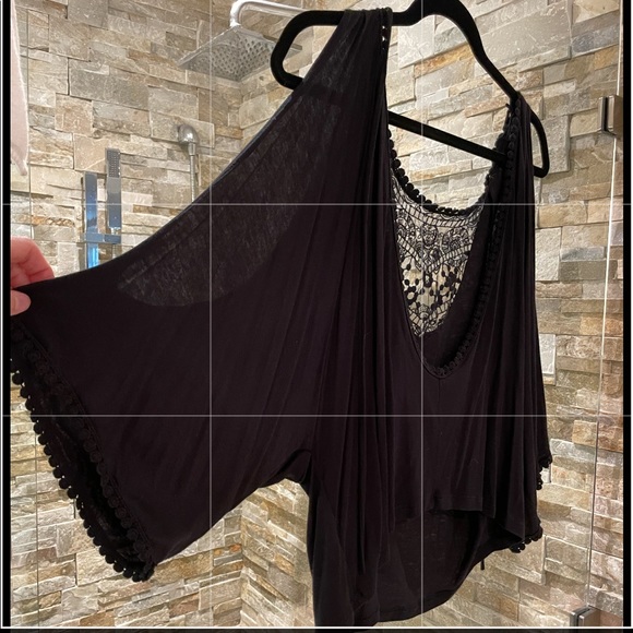 Open shoulder and open back top size S - Picture 10 of 16